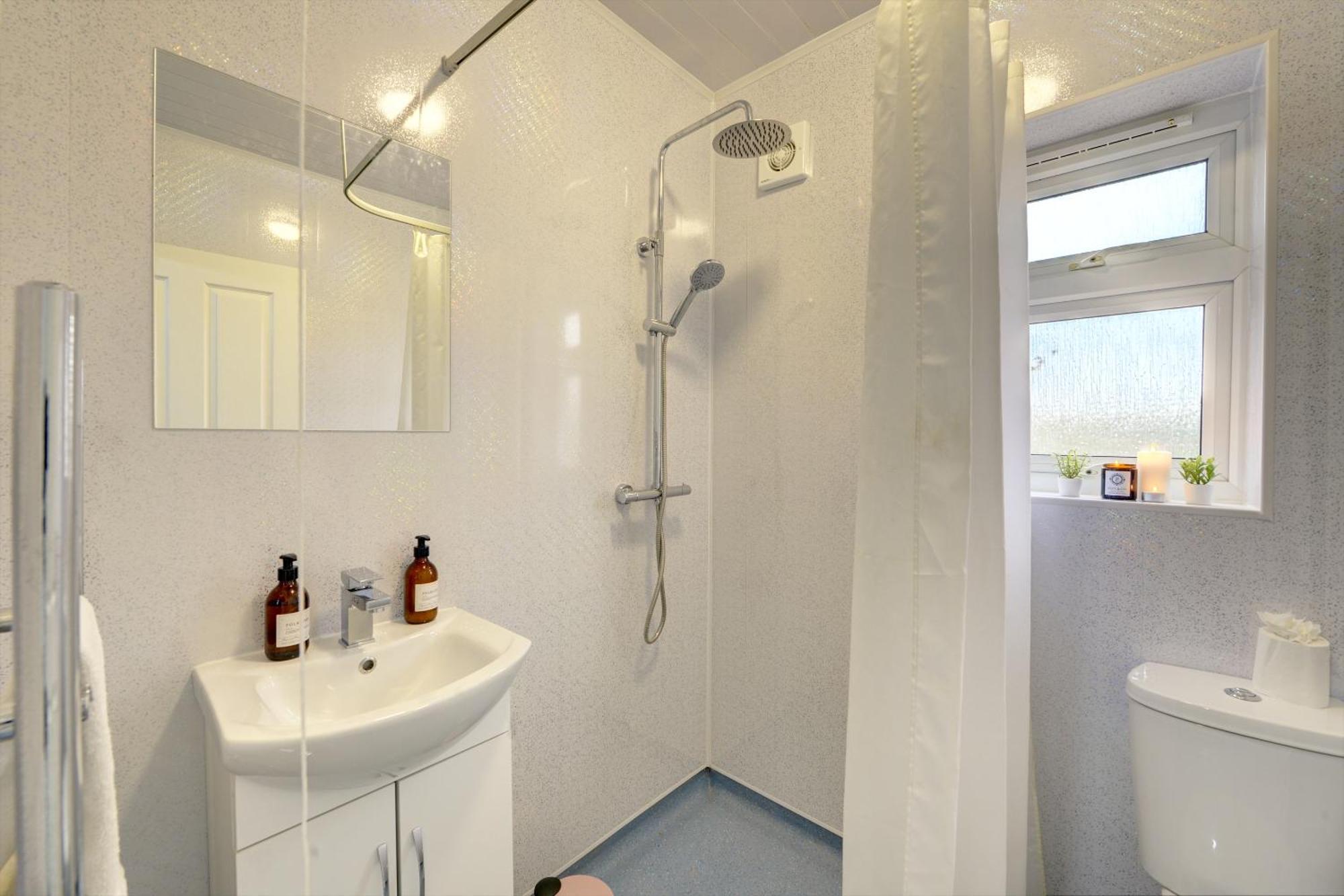 Stunning And Lovely 3 Bed House - Catch 22 Coventry Extérieur photo
