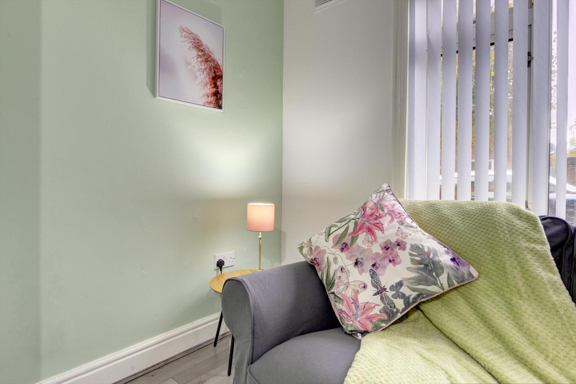 Stunning And Lovely 3 Bed House - Catch 22 Coventry Extérieur photo