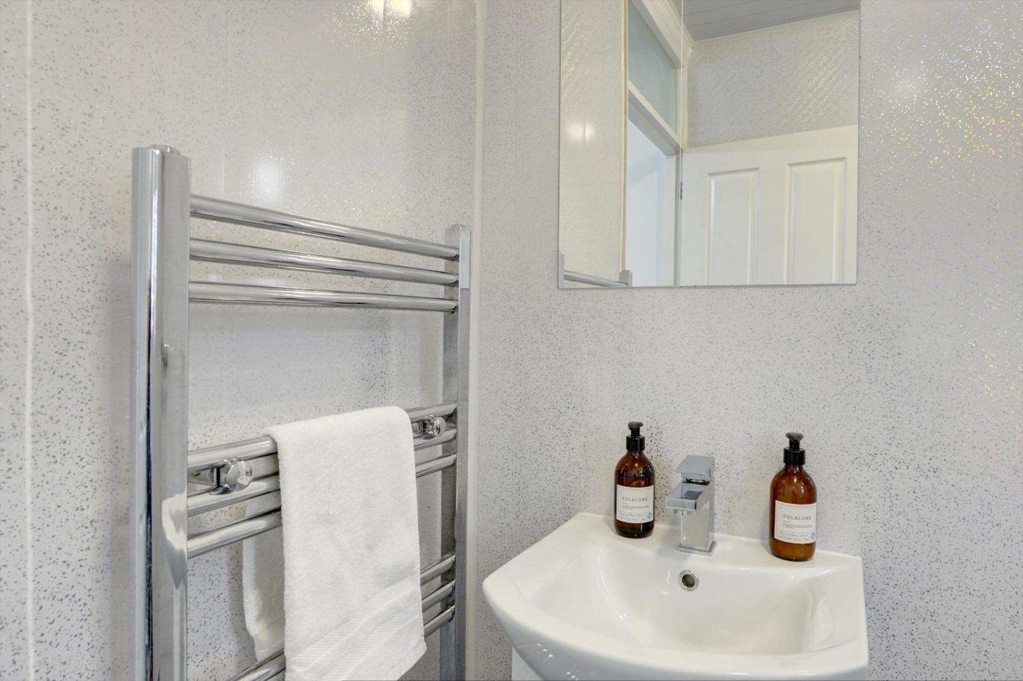 Stunning And Lovely 3 Bed House - Catch 22 Coventry Extérieur photo