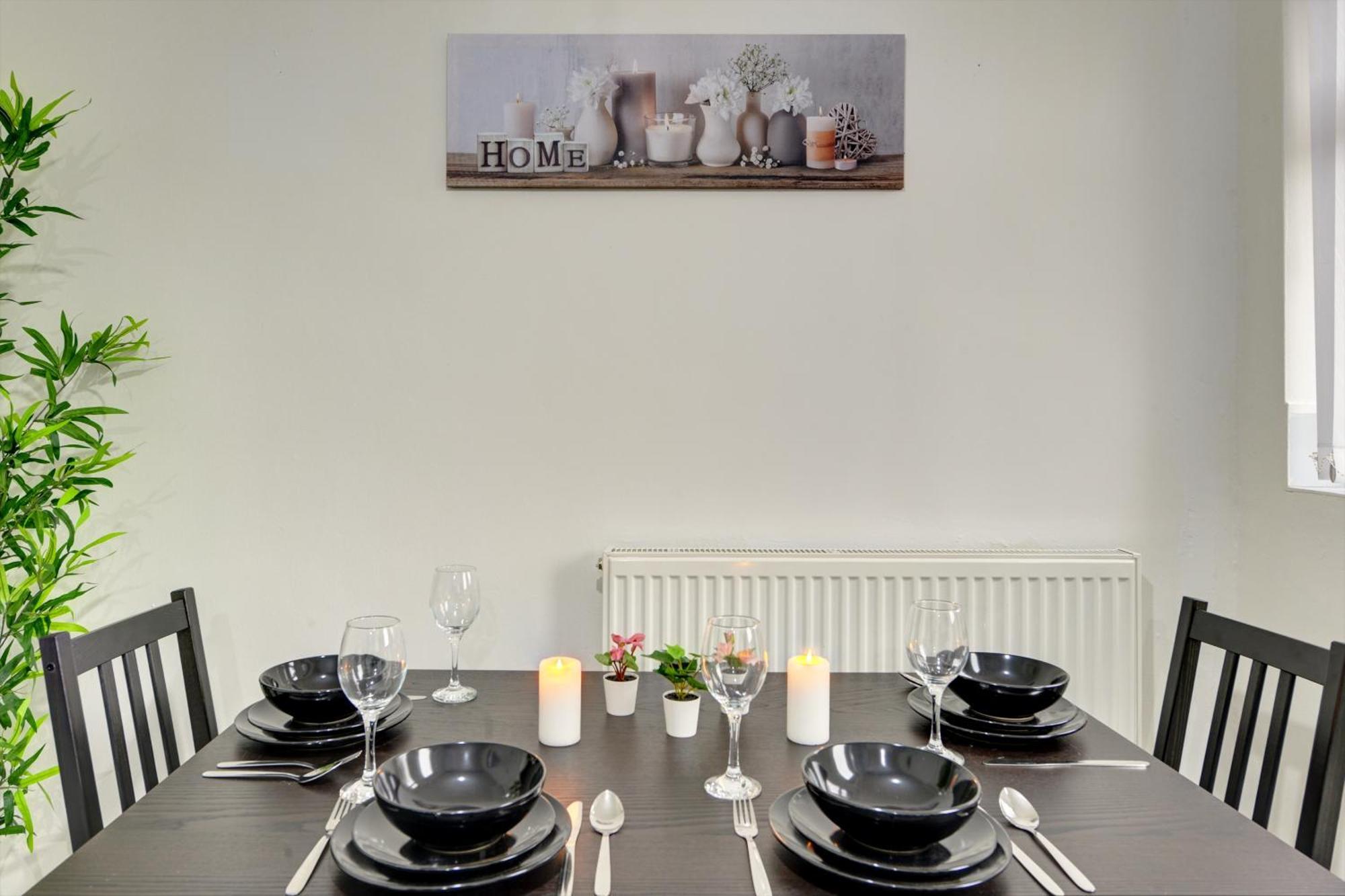 Stunning And Lovely 3 Bed House - Catch 22 Coventry Extérieur photo