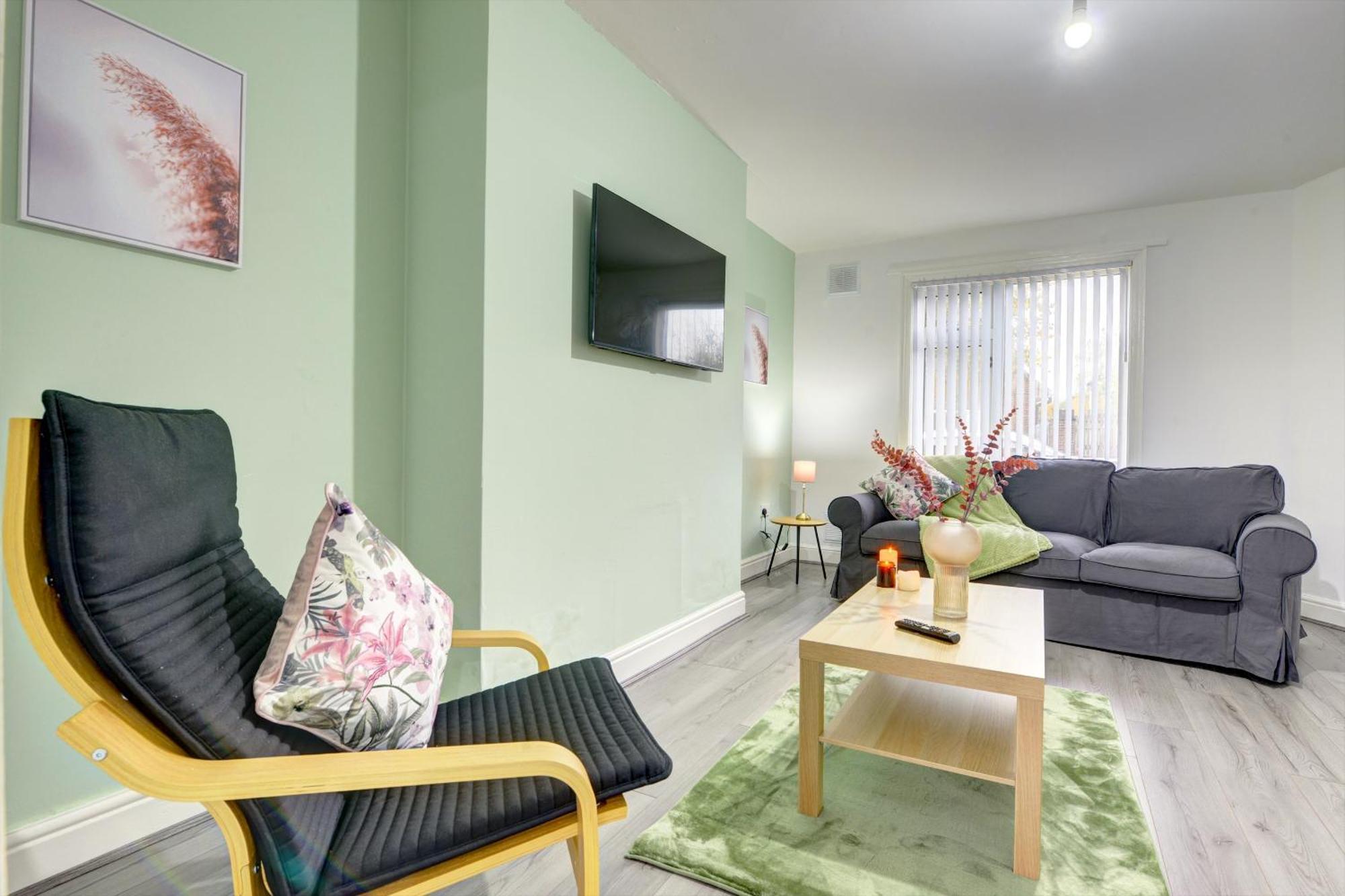 Stunning And Lovely 3 Bed House - Catch 22 Coventry Extérieur photo