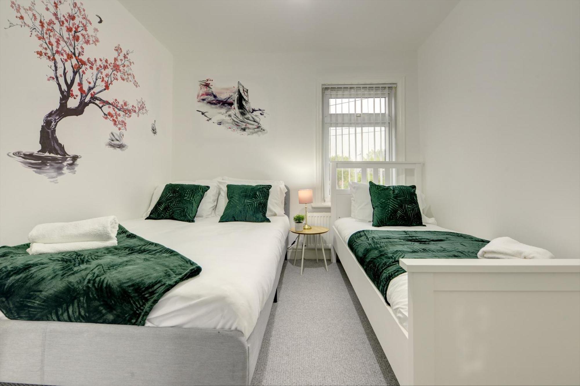 Stunning And Lovely 3 Bed House - Catch 22 Coventry Extérieur photo