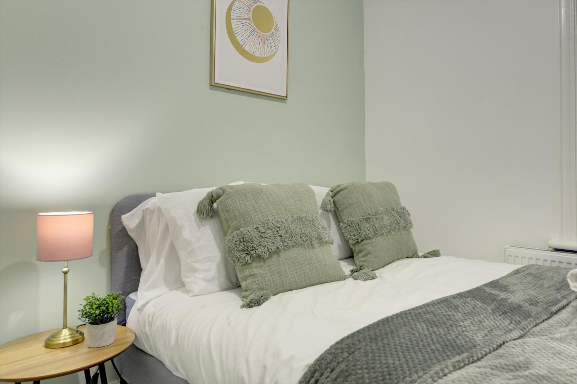 Stunning And Lovely 3 Bed House - Catch 22 Coventry Extérieur photo