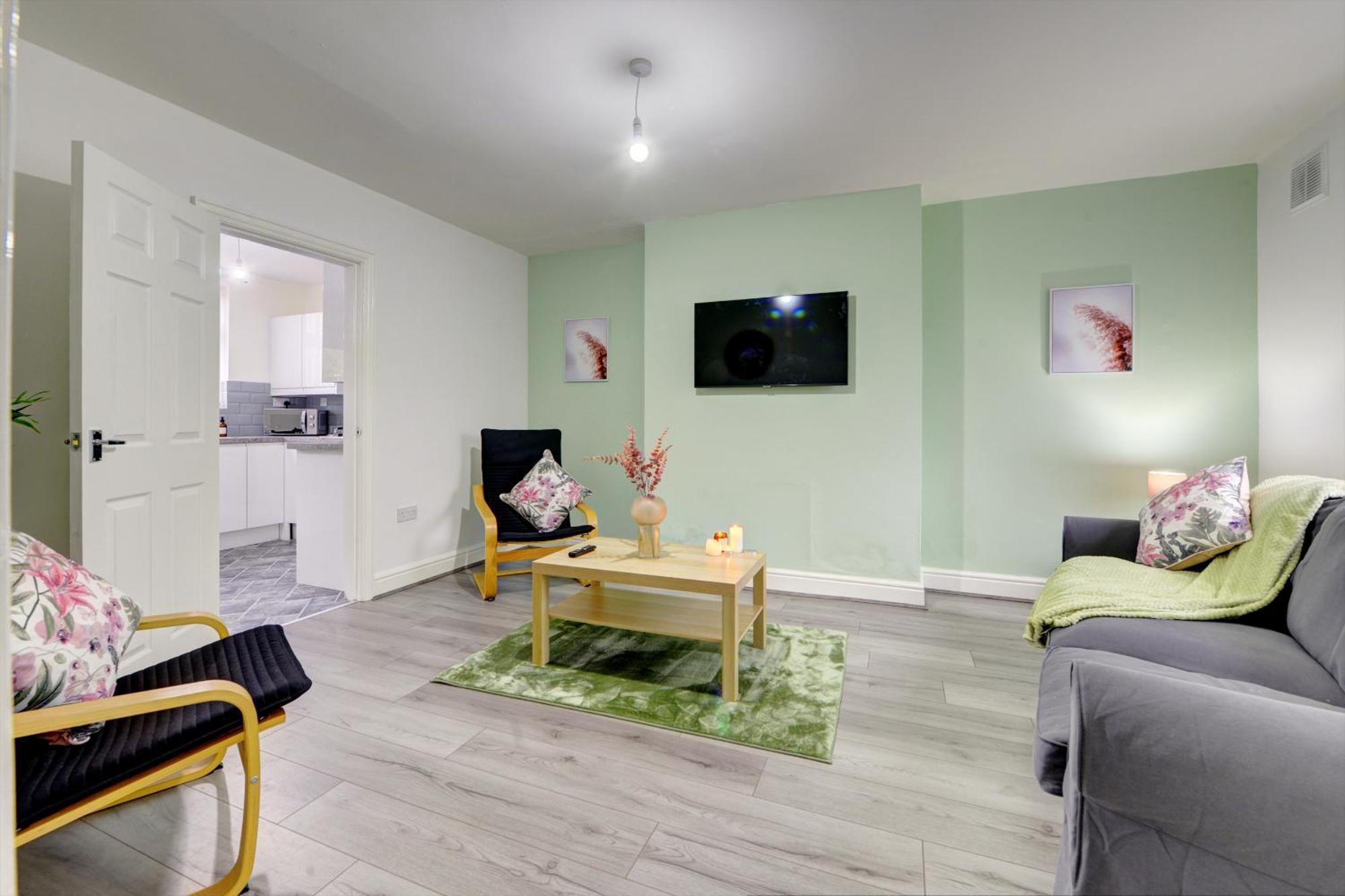 Stunning And Lovely 3 Bed House - Catch 22 Coventry Extérieur photo