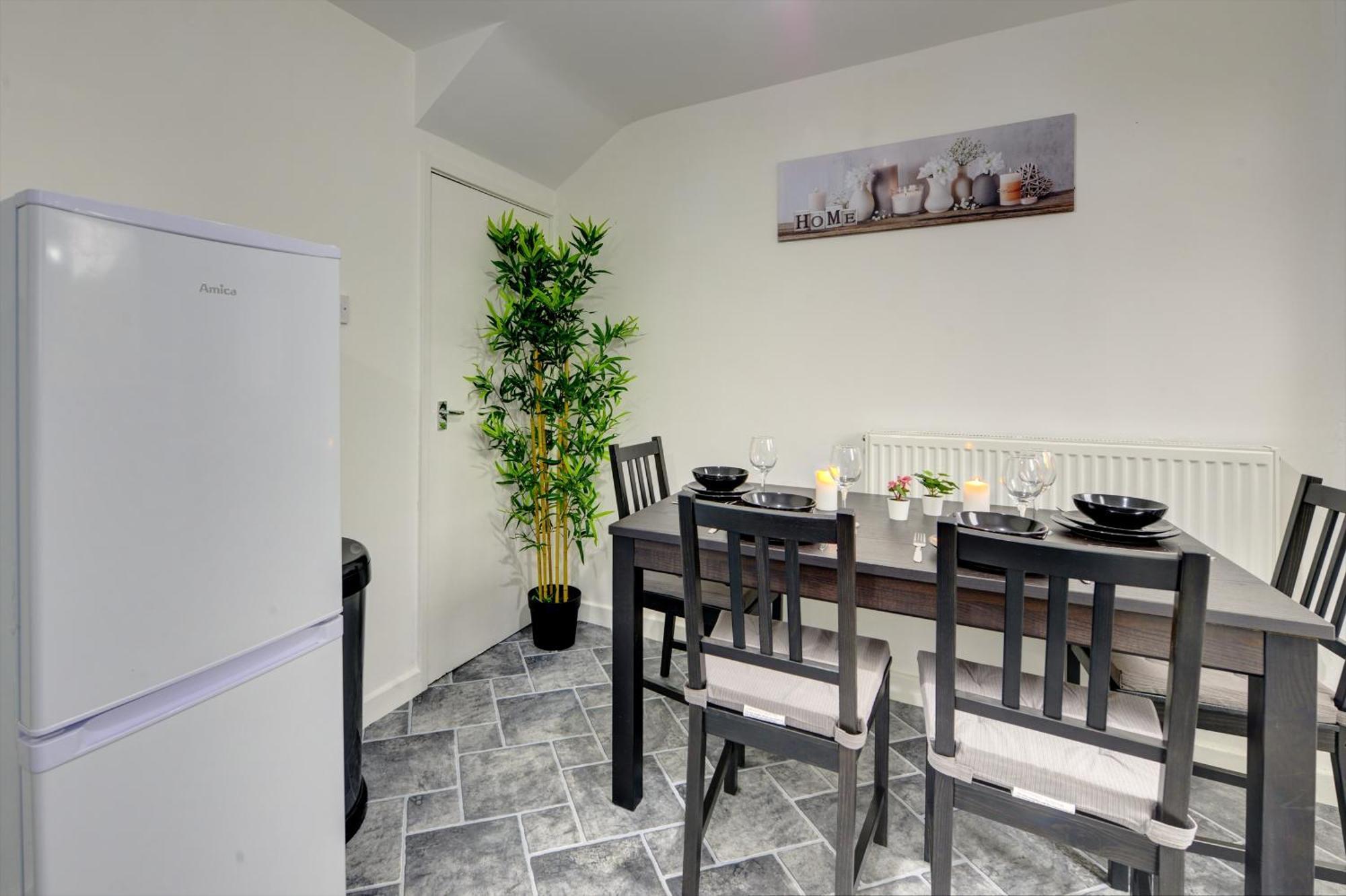 Stunning And Lovely 3 Bed House - Catch 22 Coventry Extérieur photo